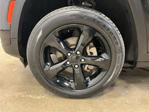 Used 2023 Jeep Grand Cherokee Altitude image 29