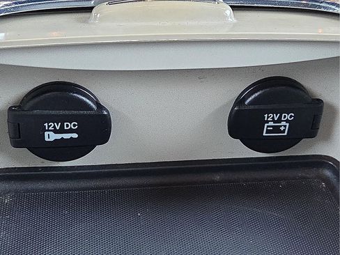 Used 2018 Dodge Grand Caravan SXT w/ Rear Park Assist Package image 18