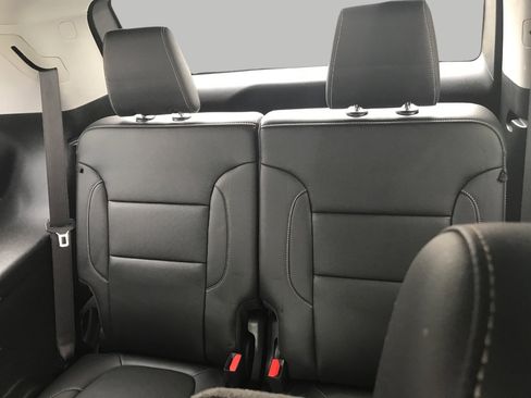 Used 2023 GMC Acadia SLT w/ Trailering Package image 25