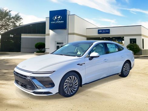 New 2026 Hyundai Sonata SEL FWD image 2
