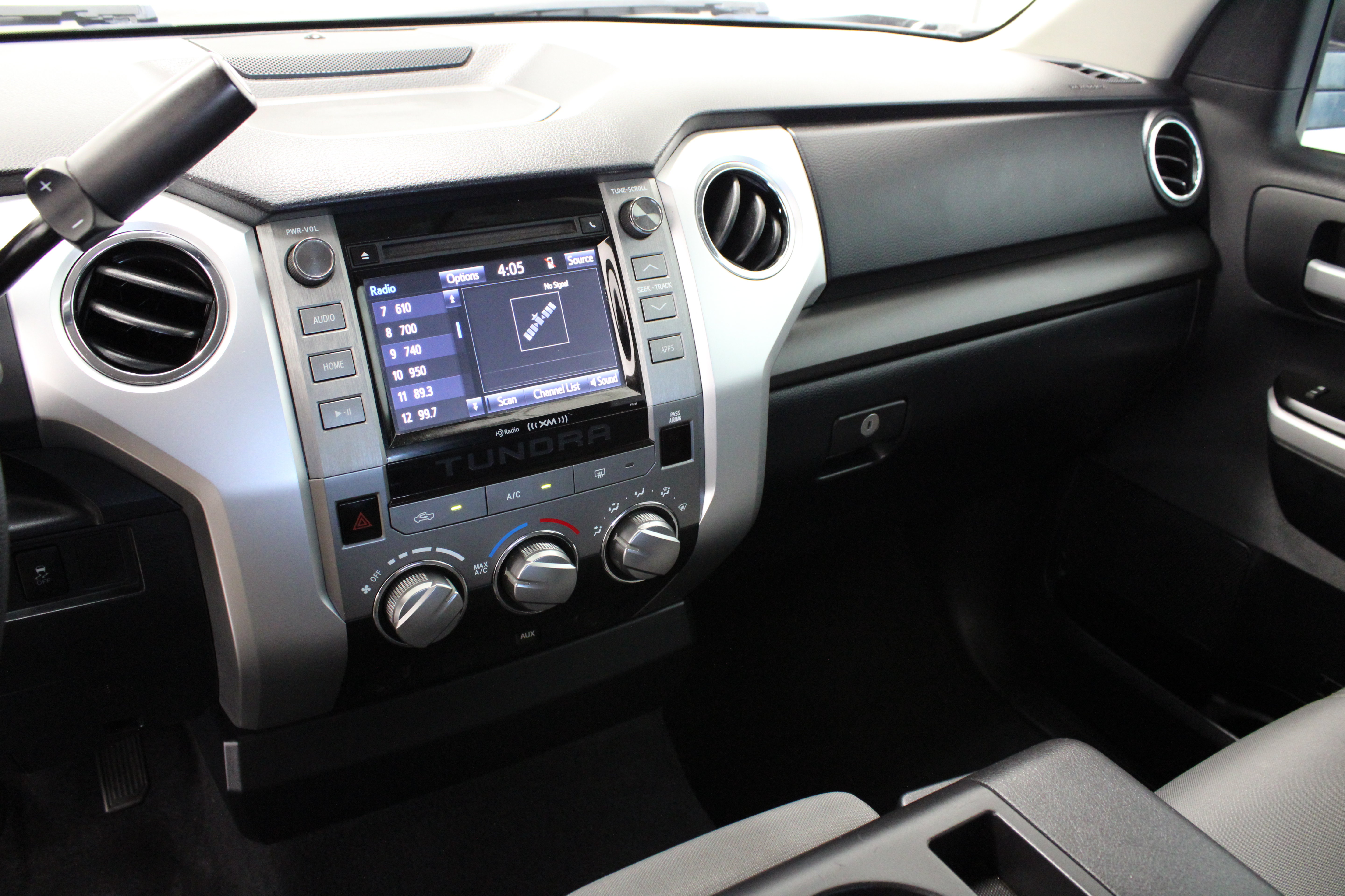 Used 2018 Toyota Tundra SR5 RWD image 16