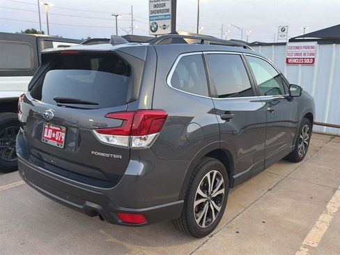 Used 2020 Subaru Forester Limited AWD/4WD image 9
