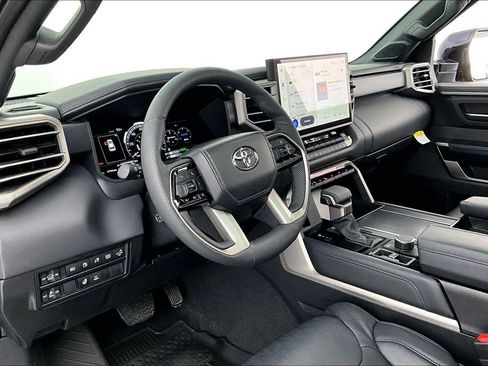 Used 2026 Toyota Sequoia Platinum AWD/4WD image 17