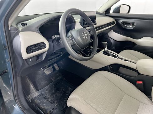 Used 2023 Honda HR-V LX image 9