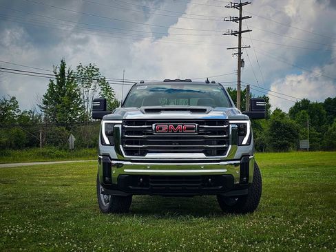 New 2026 GMC Sierra 2500 SLE w/ SLE Value Package; AWD/4WD image 10