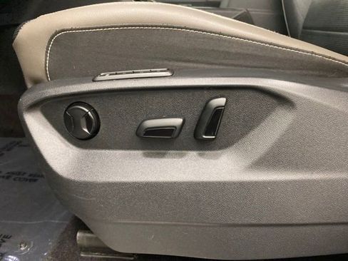 Used 2021 Volkswagen Atlas Cross Sport SEL image 15