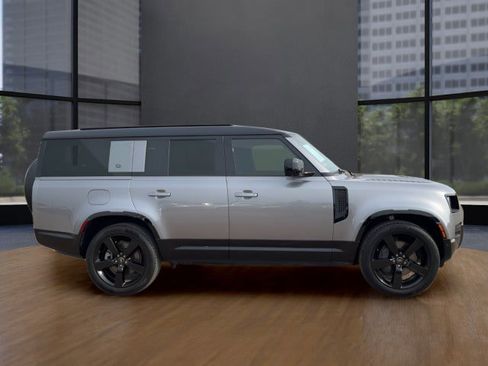 Used 2023 Land Rover Defender 130 X-Dynamic SE AWD/4WD image 6