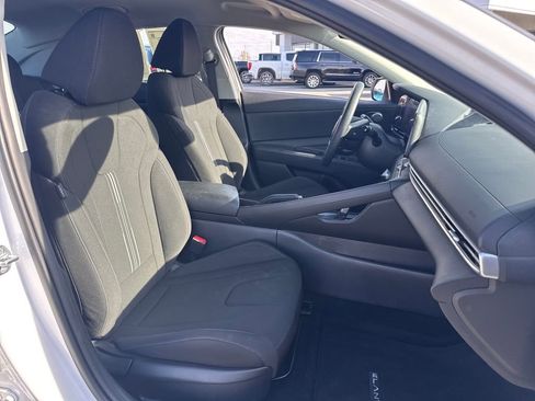 Used 2024 Hyundai Elantra SEL image 12