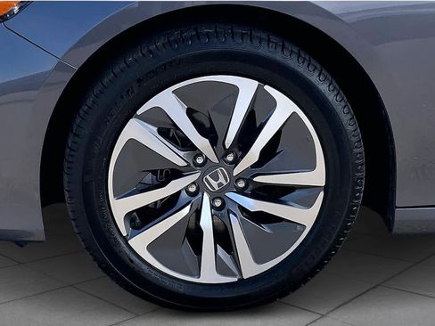 Used 2019 Honda Accord Touring image 11