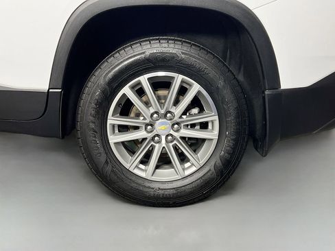 Used 2023 Chevrolet Traverse LT image 31