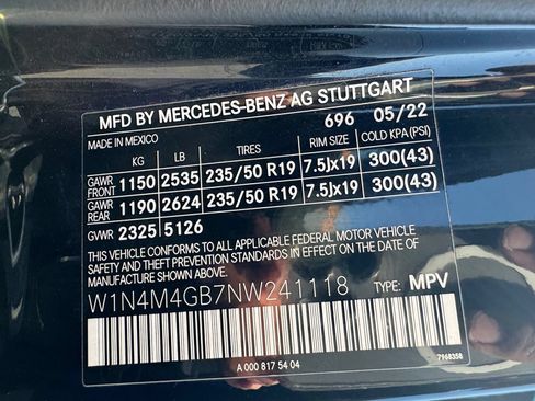 Used 2022 Mercedes-Benz GLB 250 w/ Premium Package Lite image 20