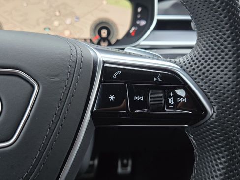 Used 2024 Audi S8 image 31