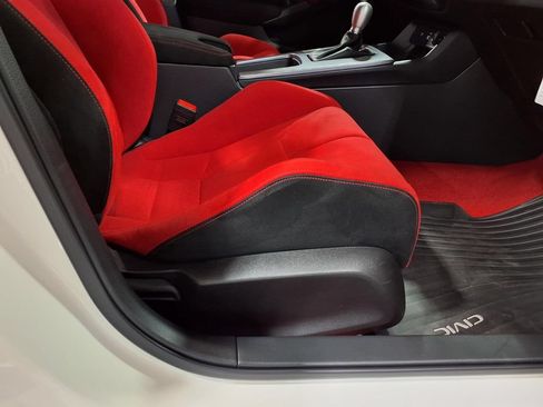 Certified 2024 Honda Civic Type R image 25