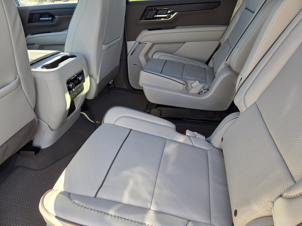 New 2026 GMC Yukon Denali w/ Advanced Technology Package AWD/4WD image 18