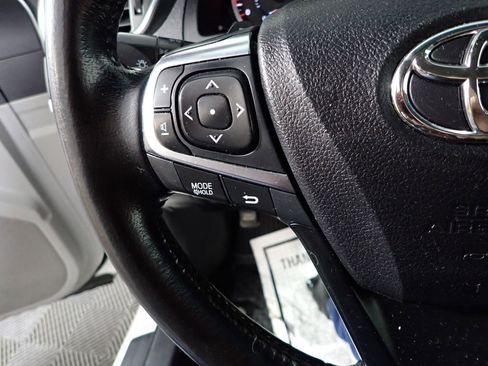 Used 2016 Toyota Camry SE image 23