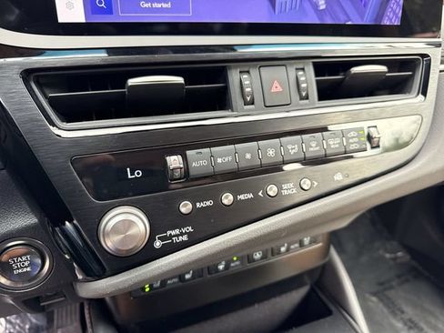 Certified 2025 Lexus ES 350 w/ Technology Package FWD image 19