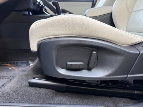Used 2019 Jaguar E-PACE R-Dynamic S AWD/4WD image 27