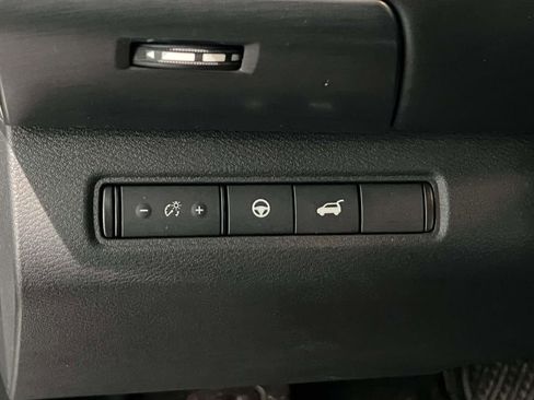 Used 2023 Nissan Pathfinder SL w/ Black Appearance Package AWD/4WD image 21