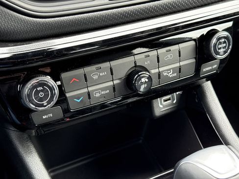 New 2026 Jeep Compass Latitude AWD/4WD image 25