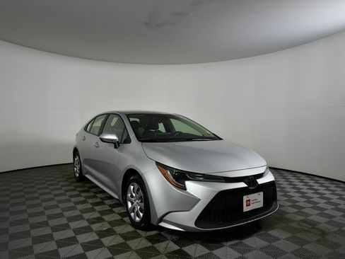 Used 2021 Toyota Corolla LE image 8