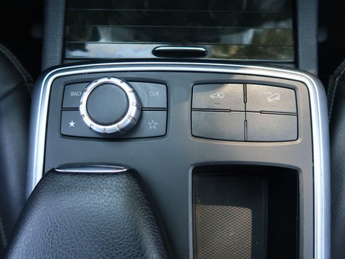 Used 2014 Mercedes-Benz GL 350 BlueTEC 4MATIC image 21