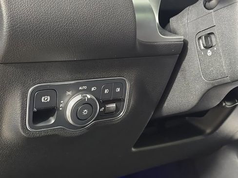 New 2026 Mercedes-Benz GLB 250 4MATIC image 18