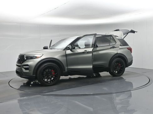Used 2020 Ford Explorer ST w/ ST Street Pack image 5