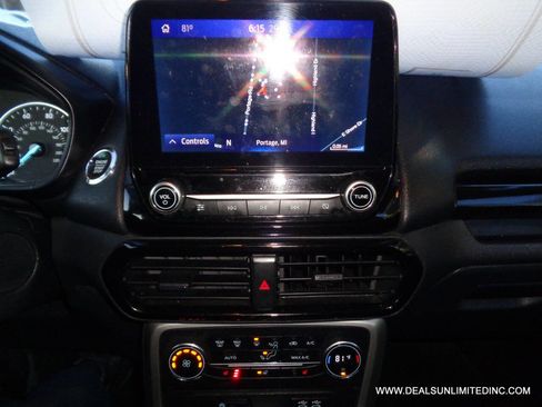 Used 2021 Ford EcoSport Titanium image 12