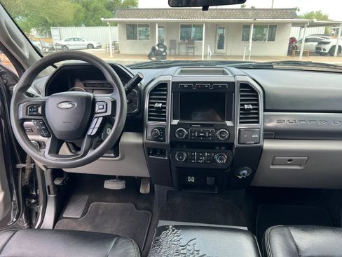 Used 2019 Ford F250 XLT w/ XLT Premium Package AWD/4WD image 12