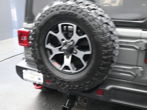 Used 2021 Jeep Wrangler Unlimited Rubicon w/ LED Lighting Group AWD/4WD image 14