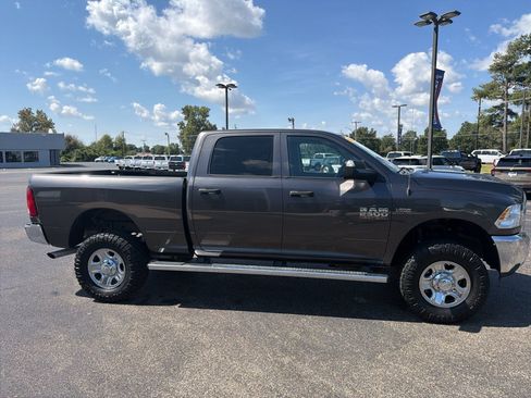 Used 2018 RAM 2500 Tradesman w/ Chrome Appearance Group AWD/4WD image 5