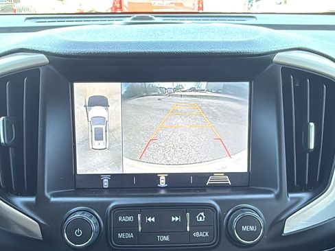 Used 2018 GMC Terrain Denali w/ Advanced Safety Package image 21