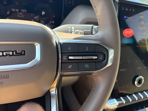 Used 2025 GMC Yukon XL Denali w/ Sun & Power Step Package AWD/4WD image 19