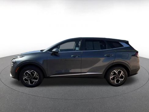 Used 2025 Kia Sportage LX FWD image 9
