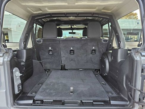 Used 2019 Jeep Wrangler Unlimited Rubicon image 16