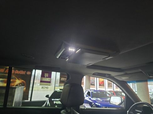 Used 2015 Chevrolet Suburban LTZ image 20