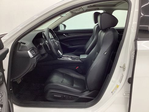 Used 2018 Honda Accord Touring image 14