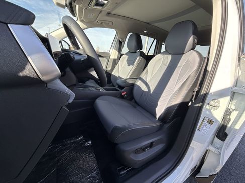 New 2026 Volkswagen Tiguan SE image 13