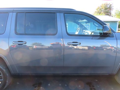 Used 2024 Jeep Grand Wagoneer L Series II w/ Quick Order Packagew 28T image 19