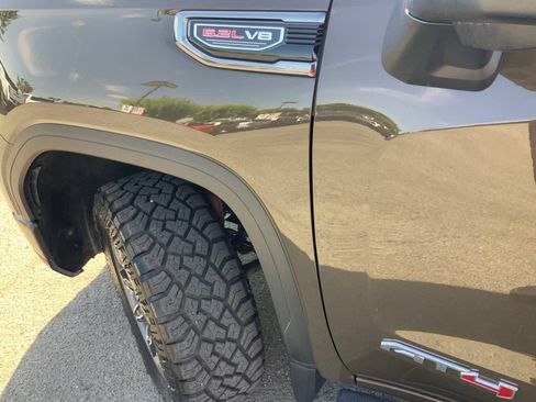 Used 2024 GMC Sierra 1500 AT4 w/ AT4 Premium Package AWD/4WD image 10