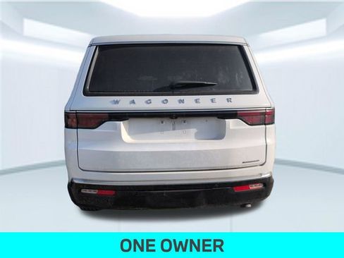 Certified 2024 Jeep Wagoneer Series II w/ Flexible Seating Group RWD image 3