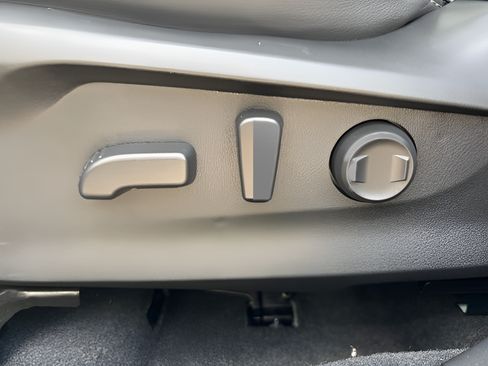 Used 2024 Subaru Forester Limited AWD/4WD image 13