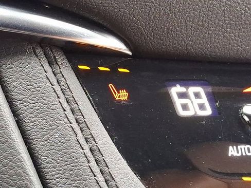 Certified 2022 Cadillac XT5 Premium Luxury image 28