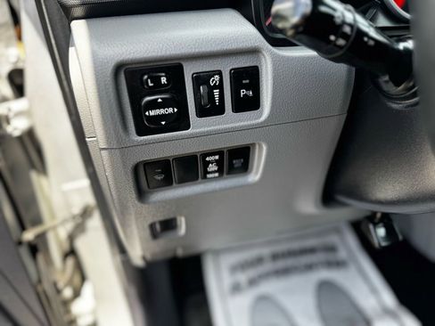 Used 2012 Toyota 4Runner SR5 w/ Convenience Pkg AWD/4WD image 17