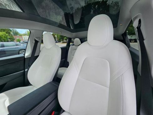 Used 2023 Tesla Model Y Long Range AWD/4WD image 39