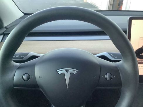 Used 2023 Tesla Model Y Long Range AWD/4WD image 16