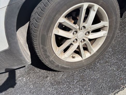 Used 2015 Kia Sorento LX image 10