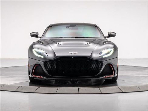 Used 2023 Aston Martin DBS Coupe image 6