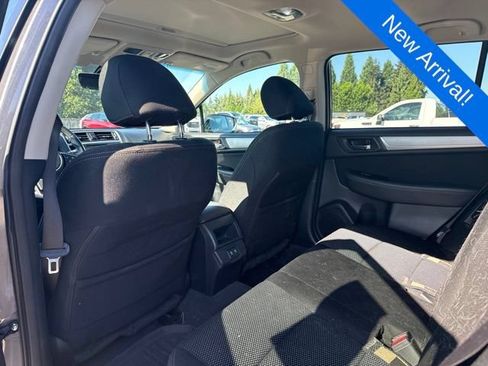Used 2019 Subaru Outback 2.5i Premium w/ Popular Package #2 AWD/4WD image 11