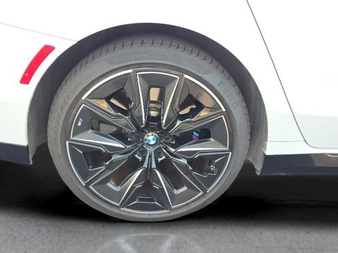 Used 2025 BMW 760i xDrive w/ Premium Package AWD/4WD image 14